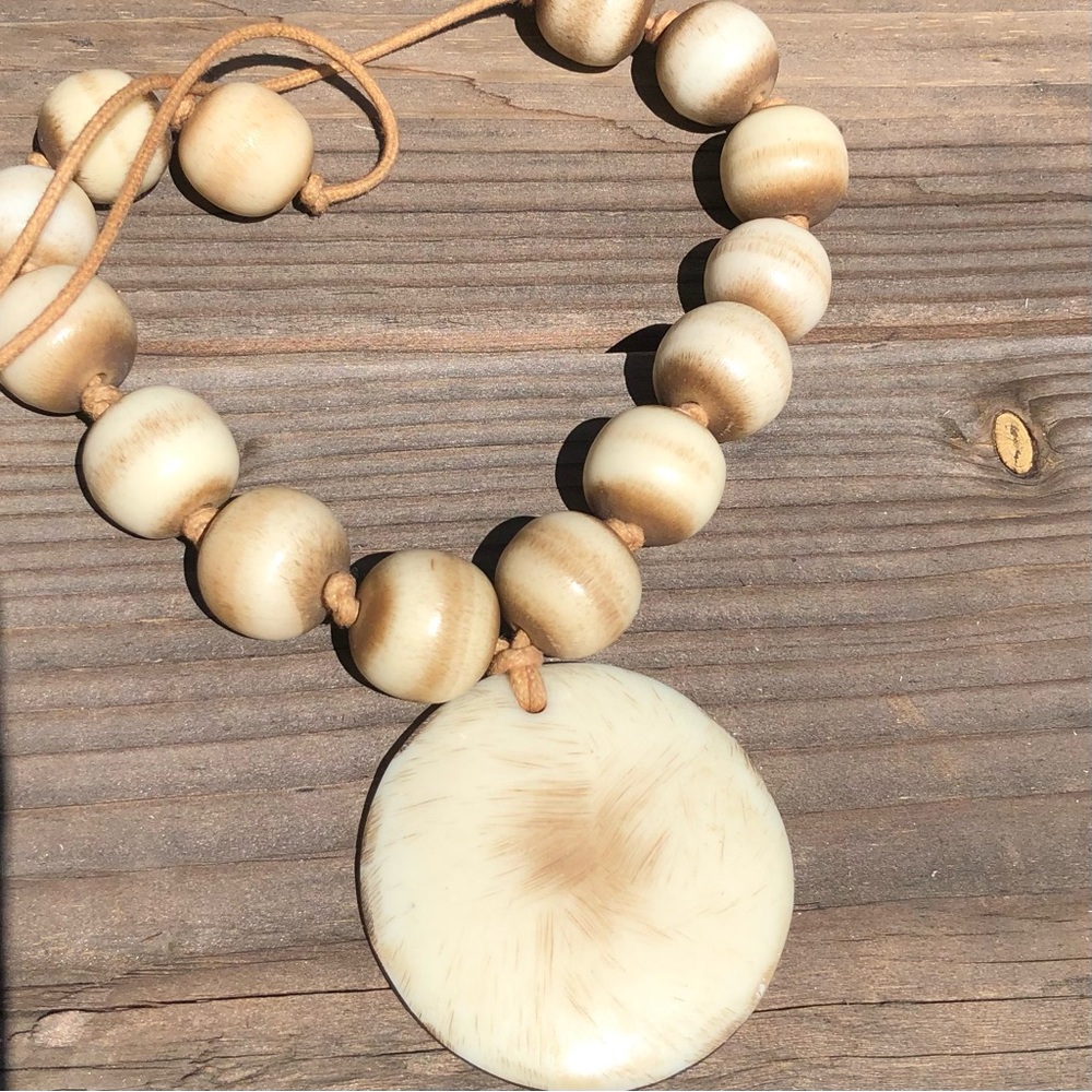 Vintage Vicky Jousan runway necklace in creams, faux Ivory